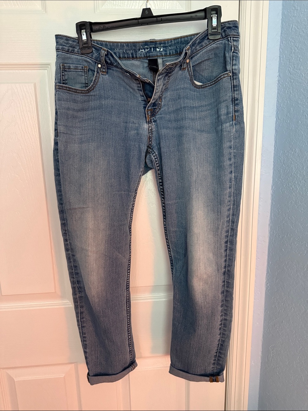 Apt. 9 Women’s Light Blue Slim Straight Jeans